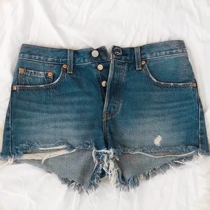 Levi 501 cutoff denim shorts